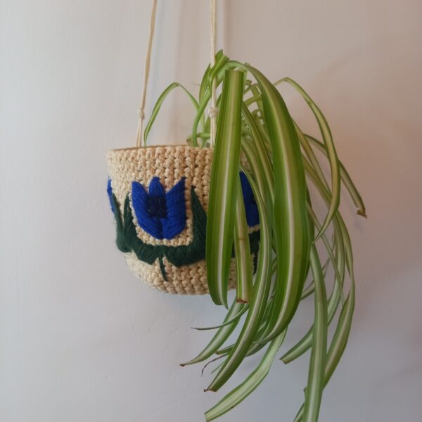 cache pot crochet brodé tulipe 5 fleurs bleu et vert